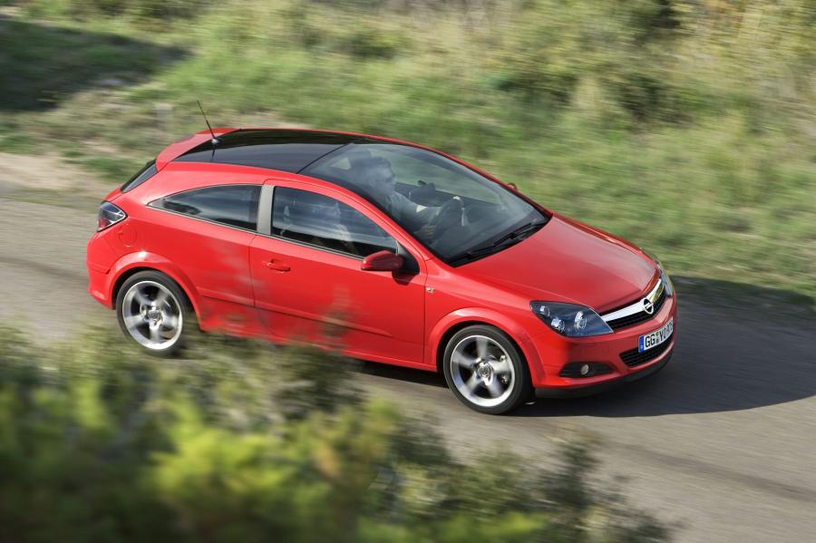  Opel Astra GTC 2005 года  (фото 154 из 212)